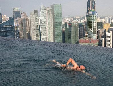 Bu havuza girmek yürek ister