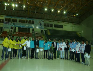 Curling De İlk Üçe Girenler Kupalarına Kavuştu