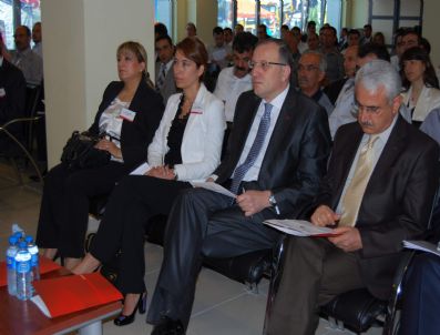 Gaziantep'te 'İhracatta Fırsatlar, Yeni Sektörler, Pazarlar, İş Modelleri Ve Teşvikler' Toplantısı