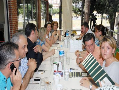 Lise Arkadaşları 24 Yıl Sonra Biraraya Geldi