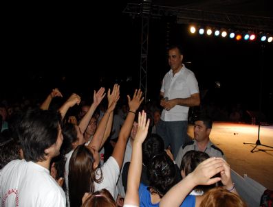 Omü'den Mezun Olan Öğrencilere Haluk Levent Konseri