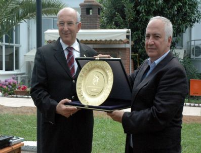 KEMAL DENİZCİ - Trabzonspor'dan Kızılay Yönetim Kuruluna Yemek