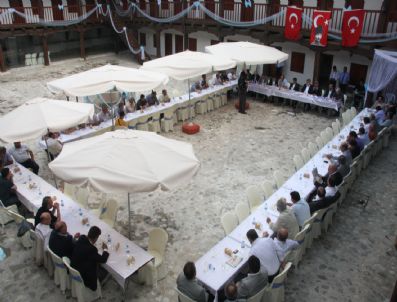 BIRNUR ŞAHINOĞLU - Ak Parti'li Belediye Başkanları Vezirköprü'de Toplandı