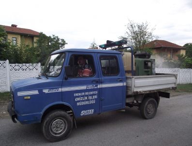 CAVIT ÖZTÜRK - Erenler Belediyesi Sinekle Mücadale Çalışmalarını Sürdürüyor