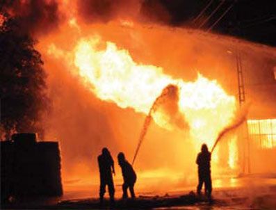 İMALATHANE - Erzincan Keresteciler Sitesi'nde Yangın