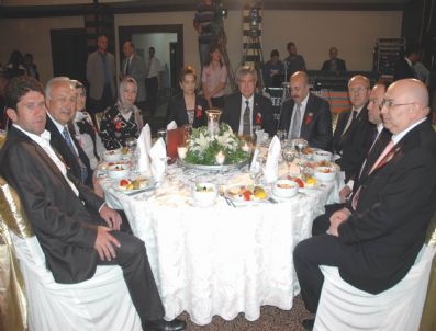 HALIL ÜNLÜTEPE - Kanal 3 1'inci Yaşını Kutladı