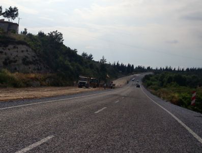 SOĞUCAK - Söke-kuşadası Yolunda Çalışmalar Devam Ediyor