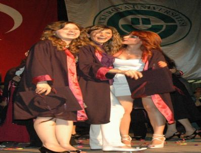 ALPER AKıNOĞLU - Tıp Fakültesi Mezunlarına Görkemli Tören