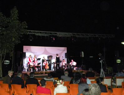 İBRAHIM USLU - Türk Dünyası Müzik Topluluğu Sapanca'da Konser Verdi