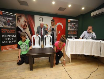 AHMET METE IŞIKARA - Deprem Dede Çocuklarla