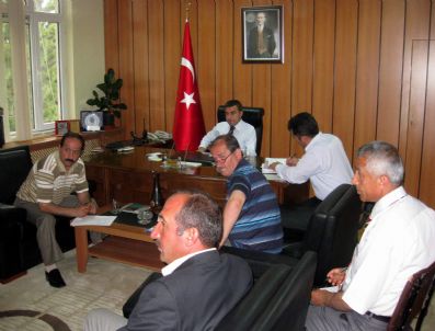 ABDULLAH ATAKAN ATASOY - Çiçekdağ'da Köylere Hizmet İhaleleri Yapıldı