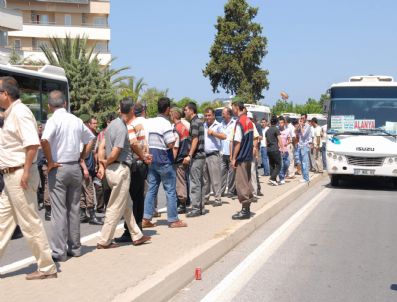 OKURCALAR - Dolmuşçuların Yolcu Alma Kavgası