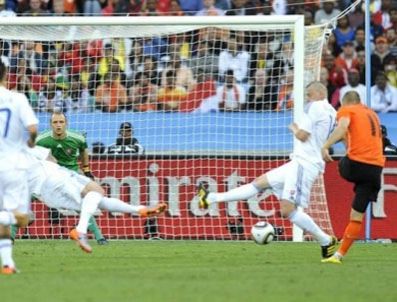 RAFAEL VAN DER VAART - Dünya Kupası : Hollanda 2-1 Slovakya  ( maçın geniş özeti ve bütün golleri )