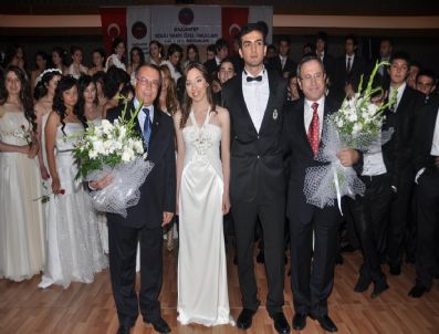 DEDEMAN OTELI - Gkv'liler Baloda Oktay Oktay İle Coştu