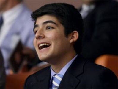 SCHOLASTIC - Gül'ün küçük oğlundan kırılması zor rekor