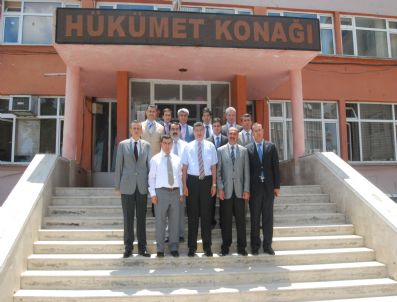 MUZAFFER ŞAHINER - Vali Güvenç, Kaymakamlarla Kula'da Bir Araya Geldi