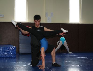 EMRE ÇIFTÇI - Erzurum Jimnastikçiler 2. Etap Yarışlarına Kalmayı Başardı