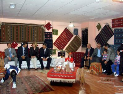 MUAMMER DURAN - Kelkit Halk Eğitim Merkezinin 2009-2010 Yılsonu Sergisi