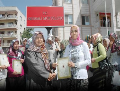 Kur'an Kursuna Katılan 458 Kişiye Belge