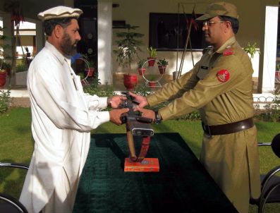 Pakıstan Talıban Local Commander Surrendered