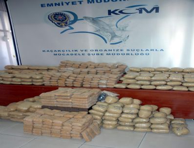 Van'daki 3 Ayrı Operasyonda 377 Kilo 150 Gram Uyuşturucu Ele Geçirdi