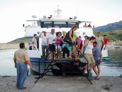 YUNANLıLAR - Yunanistan'ın Midilli Adasına Seferler Başlıyor