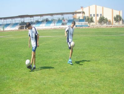 DARDANELSPOR - Didimli İkiz Kardeşler Çanakkale Dardanespor'a Transfer Oldu