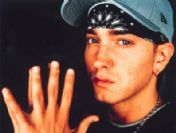 Eminem öldü ZBOT virüsüne dikkat!