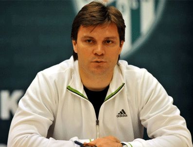 KALU UCHE - Herkes onun peşinde