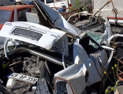 Muş'ta Trafik Kazası; 2 Ölü, 2 Yaralı