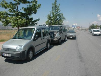 Talas Bulvarı'nda Zincirleme Trafik Kazası