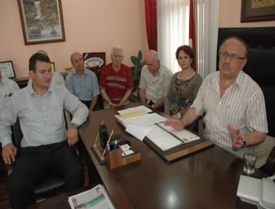 İSÇI - Türkiye İşçi Emeklileri Derneği Üyeleri Emekliler Gününü Kutladılar