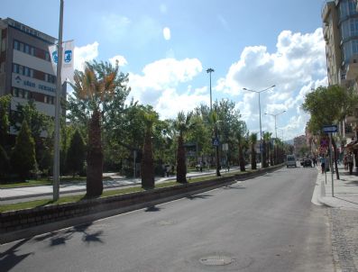 1 Milyon 200 Bin Liraya Malalon Yol Yeniden Trafiğe Açıldı