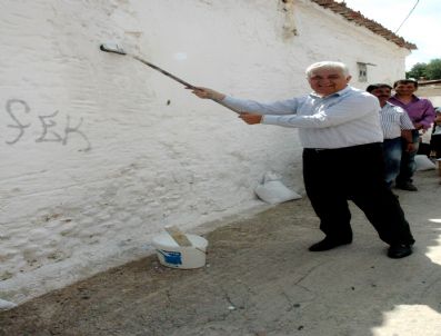 MUĞLA BELEDIYESI - 5 Ton Kireç Dağıtıldı