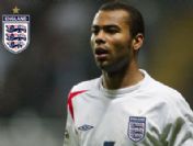 Ashley Cole eskisinden daha iyi olarak sahalara dönüyor