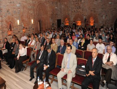 ULUDAĞ ÜNIVERSITESI REKTÖRÜ - Büyükşehirden Dil-kültür Ve Edebiyat Şöleni