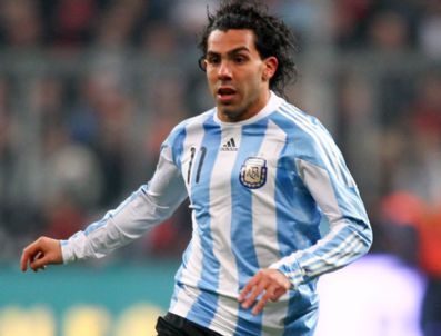 CARLOS TEVEZ - Tevez Messi'ye hayran