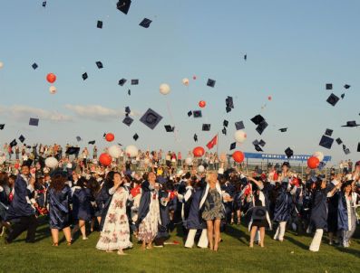 YALÇıN SEZGIN - Cbü Demirci Eğitim Fakültesi'nde Mezuniyet Töreni