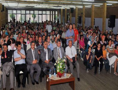 SEMA DOĞAN - Minikler Büyükleri Mest Etti