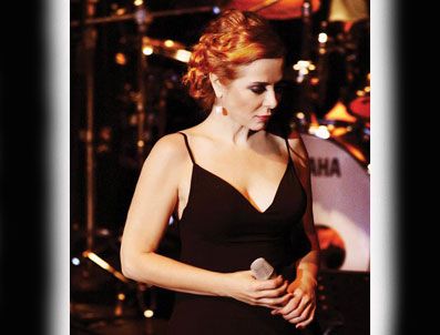 SEDEF AVCI - Zuhal Olcay polis oluyor!