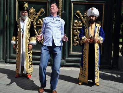 SIRKECI - Balıkesir'in Eşekli Şovmeni İstanbul'da