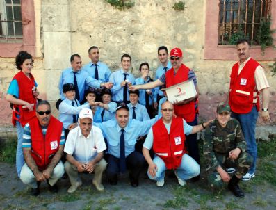 TEKIN KÜÇÜKALI - Dizi Oyuncularına Türk Lokumu