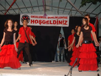 OSMAN GÜNAYDıN - İlköğretim Okulunda Mezuniyet Coşkusu