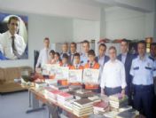 Polis Amca Kütüphanesine Adana'dan Destek