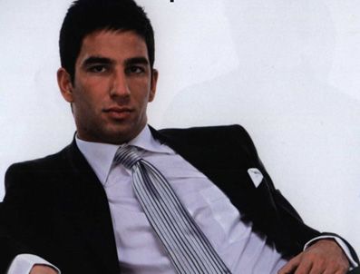 EMRE ALTUĞ - Reklam sektörü tanıtımlarında ünlü yüzlere yer vermeye devam ediyor