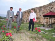 Van Valisi Karaloğlu, Gülistan Bahçesi'ne El Attı