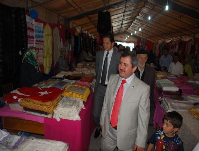 HÜSEYIN ANLAYAN - Yurt Öğrencileri Yararına Ev Tekstil Kermesi Açıldı