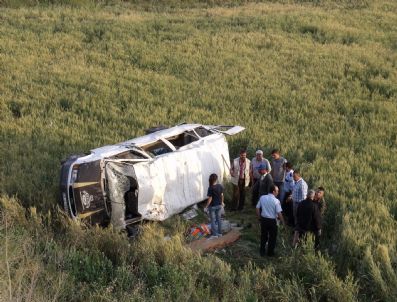 HASAN ŞAHIN - Yozgat'ta Trafik Kazası: 11 Yaralı