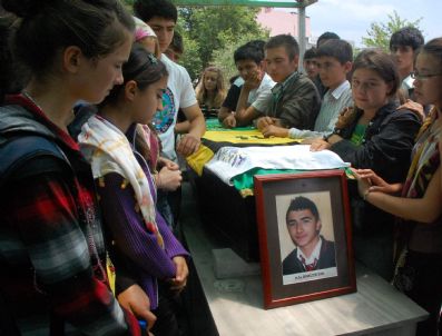 15 Yaşındaki Berkay'a Hüzünlü Veda