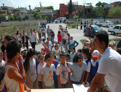 HAKKı DEVELI - 381 Çocuğa Spor Kıyafeti Yardımı